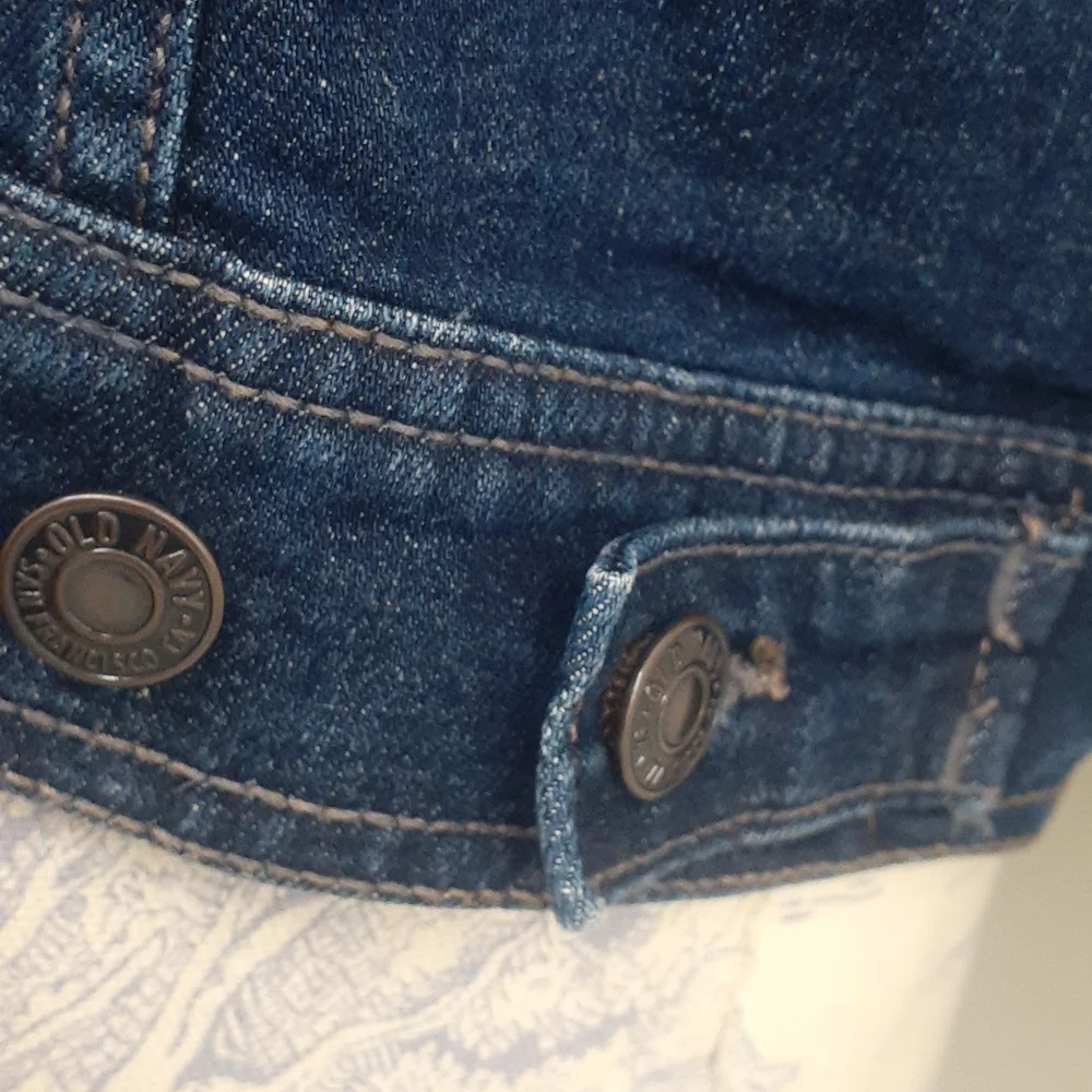 Old Navy classic Denim Jacket In Dark WORN Wash Sz M - Picture 6 of 9